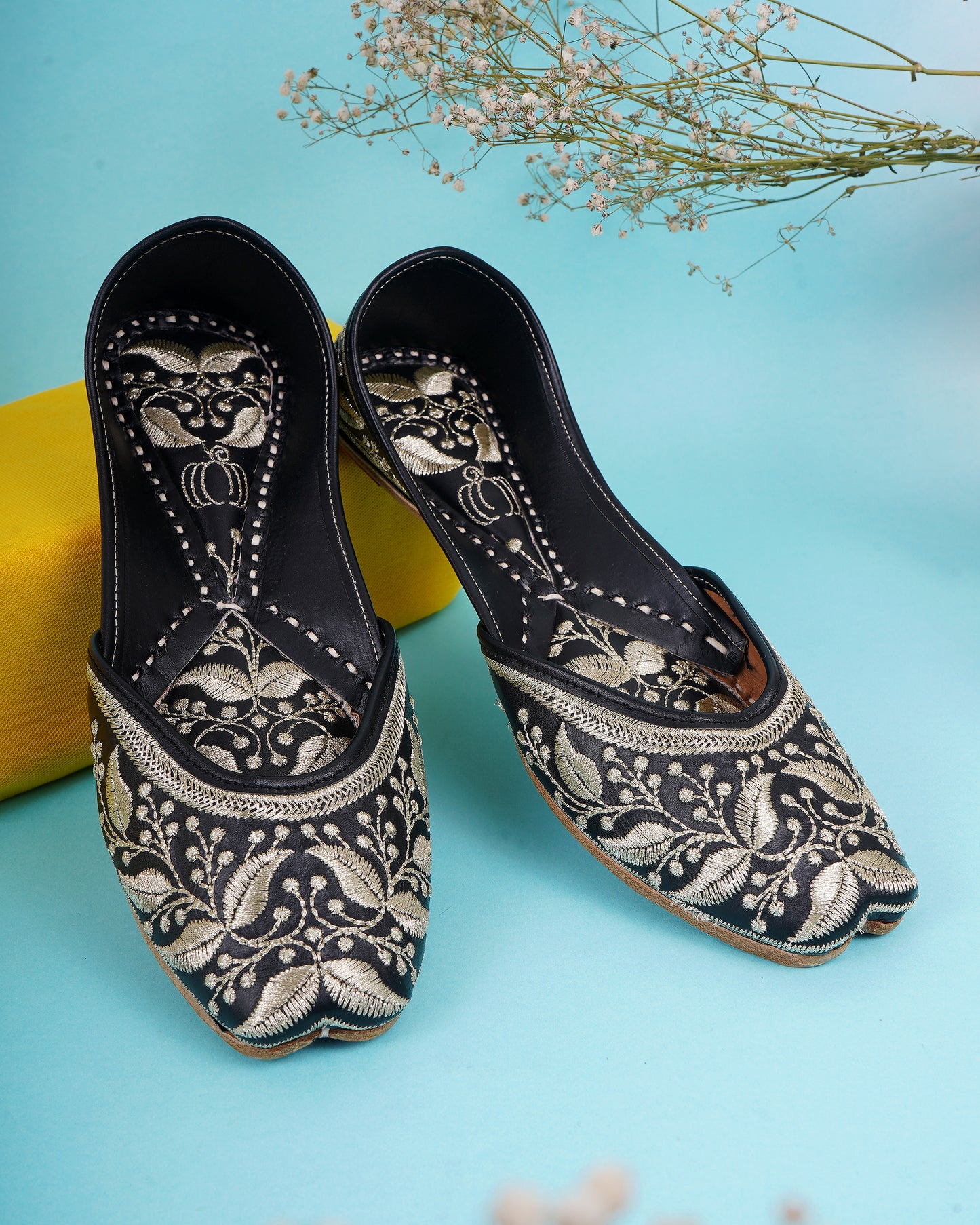 Stylish Punjabi Jutti | Women's Black Silver Ethnic Embroidered Jutti